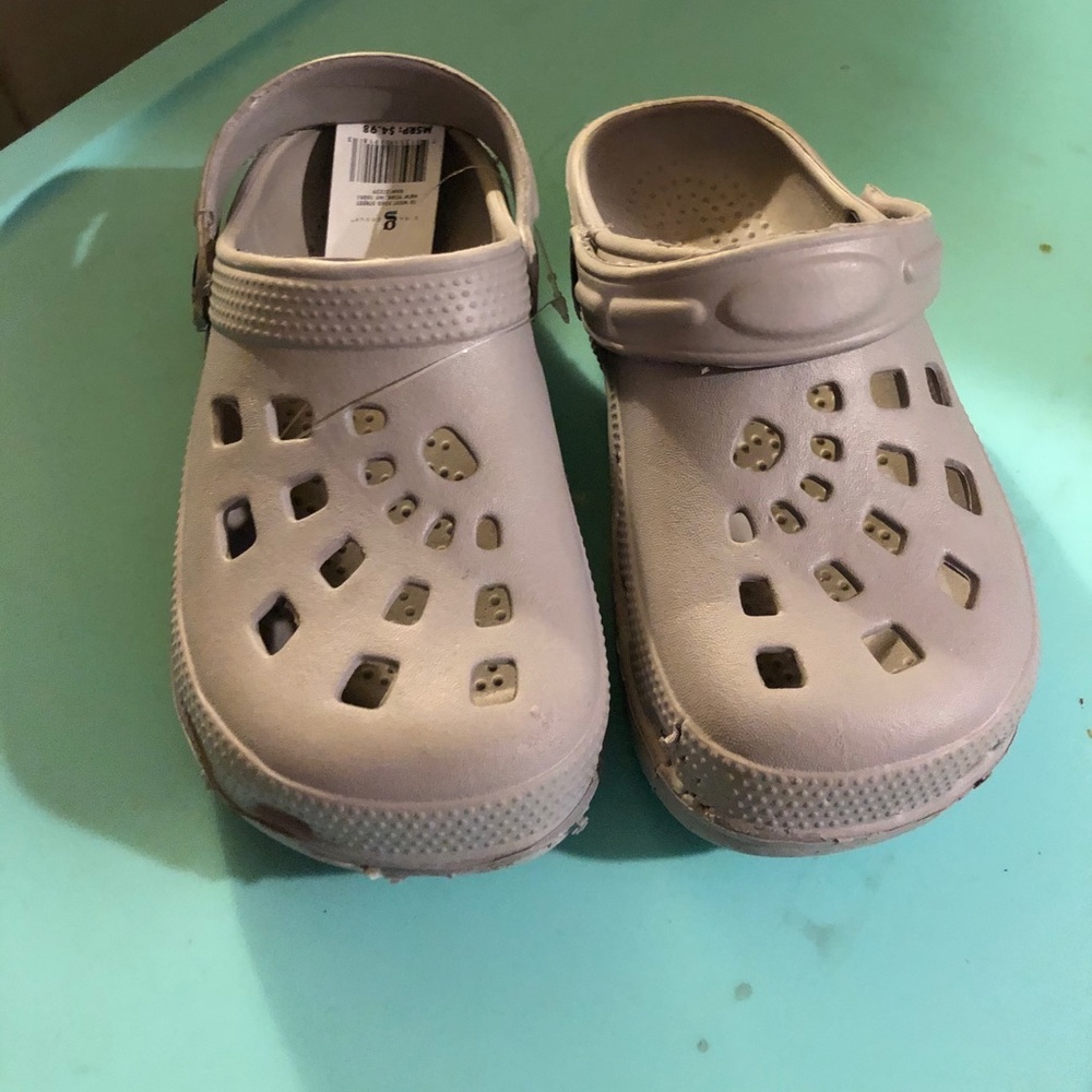 Boys gray clogs